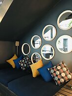 Blu Cabin Ari Stylish Gay Poshtel