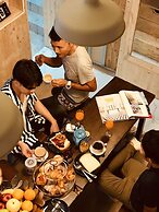 Blu Cabin Ari Stylish Gay Poshtel