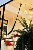 Blu Cabin Ari Stylish Gay Poshtel