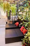 Blu Cabin Ari Stylish Gay Poshtel