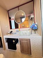 Blu Cabin Ari Stylish Gay Poshtel