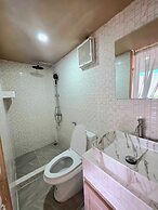 Blu Cabin Ari Stylish Gay Poshtel