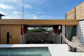 Blu Cabin Ari Stylish Gay Poshtel