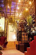 Blu Cabin Ari Stylish Gay Poshtel