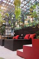Blu Cabin Ari Stylish Gay Poshtel
