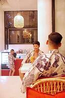 Blu Cabin Ari Stylish Gay Poshtel