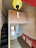 Blu Cabin Ari Stylish Gay Poshtel
