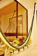 Blu Cabin Ari Stylish Gay Poshtel