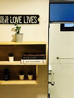 Blu Cabin Ari Stylish Gay Poshtel