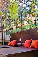 Blu Cabin Ari Stylish Gay Poshtel