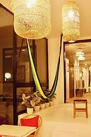 Blu Cabin Ari Stylish Gay Poshtel