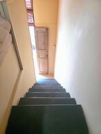 Blu Cabin Ari Stylish Gay Poshtel