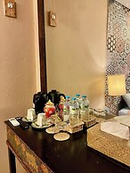 Blu Cabin Ari Stylish Gay Poshtel