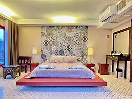 Blu Cabin Ari Stylish Gay Poshtel