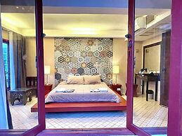 Blu Cabin Ari Stylish Gay Poshtel