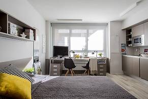 Residencia Universitaria Resa Claudio Coello - Campus Accomodation