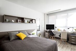 Residencia Universitaria Resa Claudio Coello - Campus Accomodation