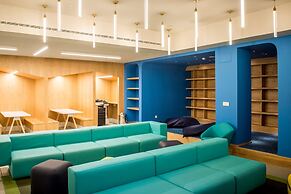 Residencia Universitaria Resa Claudio Coello - Campus Accomodation