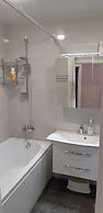 Nizhneimeretinskya apt 22
