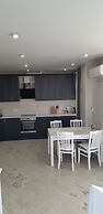 Nizhneimeretinskya apt 22