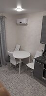 Nizhneimeretinskya apt 23