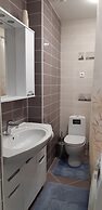 Nizhneimeretinskya apt 25