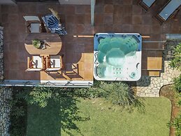 Klaritz Suites