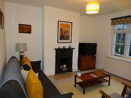 Spacious Apartment in Winchester