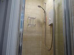 Spacious Apartment in Winchester