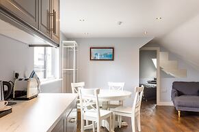 Molloy's Apartments