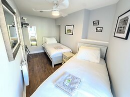 Molloy's Apartments