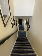 Molloy's Apartments