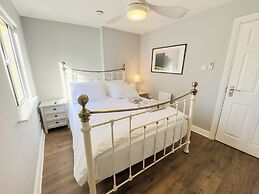 Molloy's Apartments