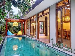 Villa 4-BR Klub Bunga No. 8 Batu Malang