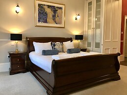 Escape To Edinburgh @ Albyn Place