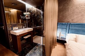 BOUTIQUE HOTEL11 with rooftop SPA