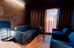 BOUTIQUE HOTEL11 with rooftop SPA