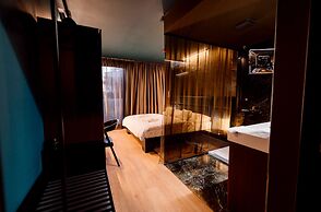BOUTIQUE HOTEL11 with rooftop SPA