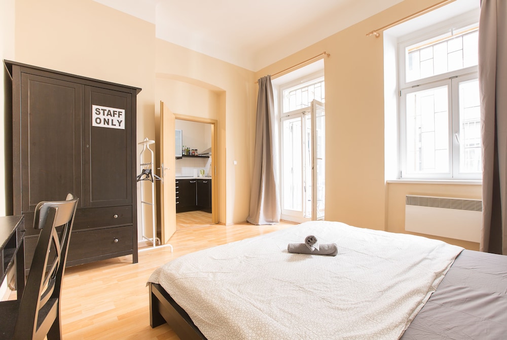 Premier Apartment near Museum
