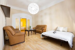 Premier Apartment near Museum
