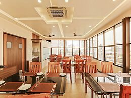 Treebo Goodland Residency - 500m from Railway Station
