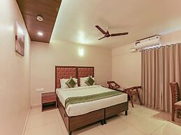Treebo Goodland Residency - 500m from Railway Station