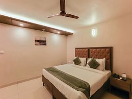 Treebo Goodland Residency - 500m from Railway Station