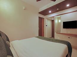 Treebo Goodland Residency - 500m from Railway Station