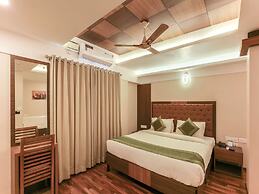 Treebo Goodland Residency - 500m from Railway Station