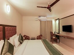 Treebo Goodland Residency - 500m from Railway Station