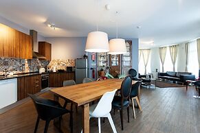 BCharming House
