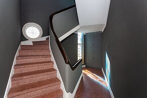 BCharming House