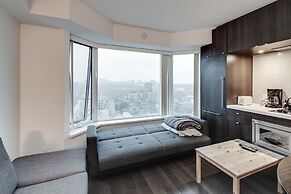 Amazing Royal Suites Yorkville