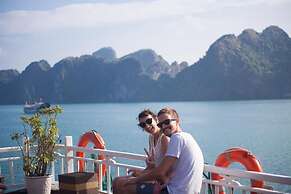 Golden Star Cruise